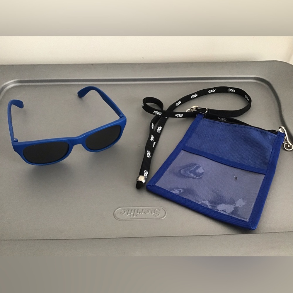 Blue Sunglasses and Pouch Set promo